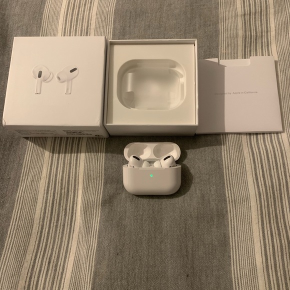 Apple AirPod Pro With Wireless Charging Case - White 1to1’s